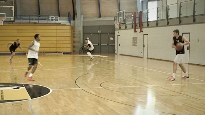 Basketball, Passen und Sprinten, 2021, Porsche AG