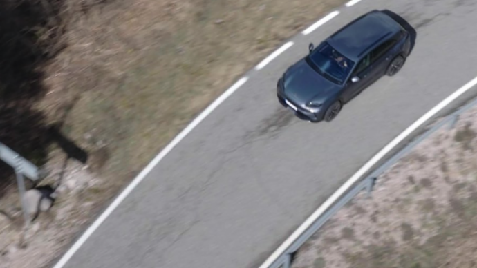 Cayenne Electric, S-GO 413E, Media Drive Barcelona, Portrait