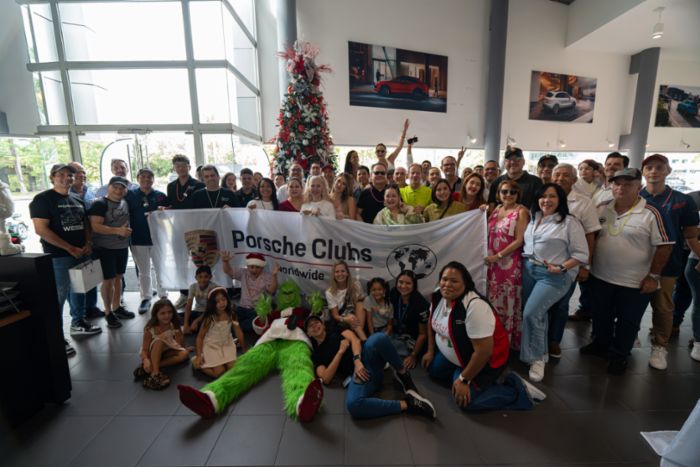 Porsche celebrates Christmas in Panama