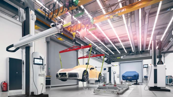 newsroom.porsche.com