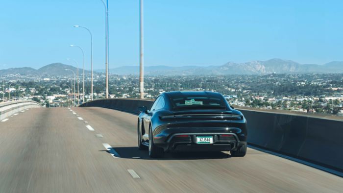Porsche taycan range hotsell km