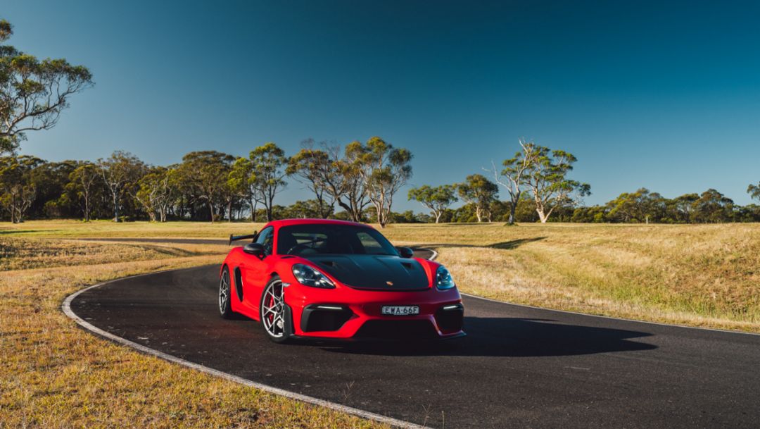 Product Highlights: Porsche 718 Cayman GT4 RS – A driving machine with fun guaranteed