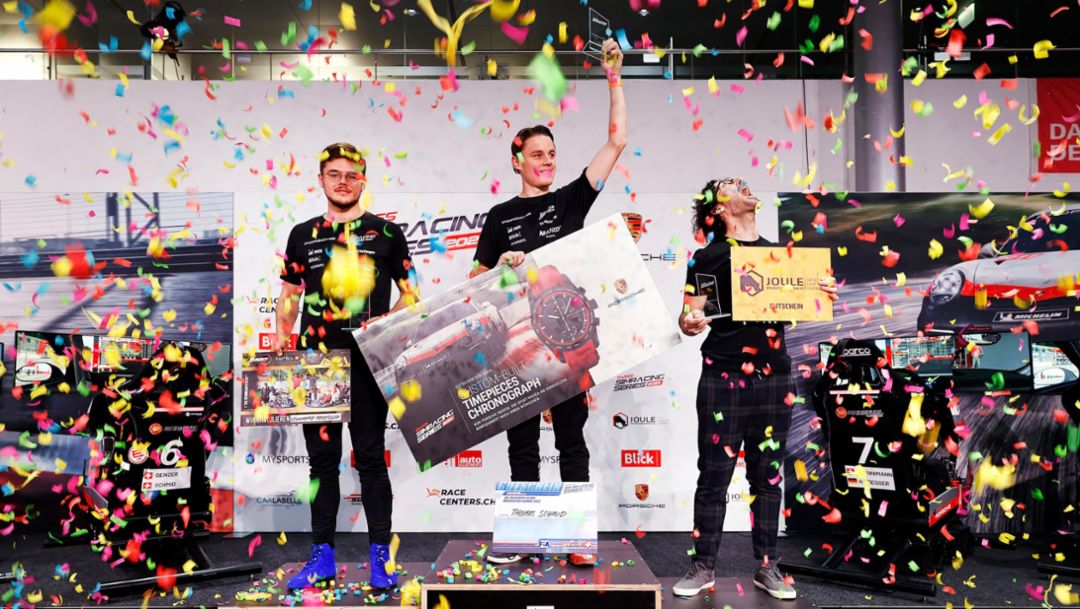 Thomas Schmid ist neuer und alter Champion in der Swiss Simracing Series