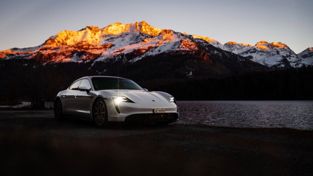 L’euphorie de l’autonomie — en Porsche Taycan Turbo S jusqu’au Val Bregaglia