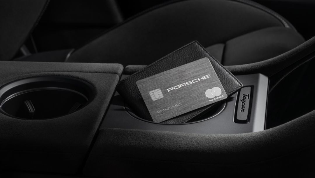 Porsche présente sa nouvelle carte de crédit en acier inoxydable en Suisse