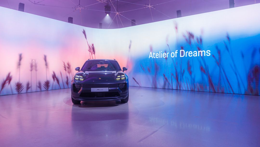 Atelier of Dreams: nové Porsche Macan se prezentovalo v Galerii Mánes