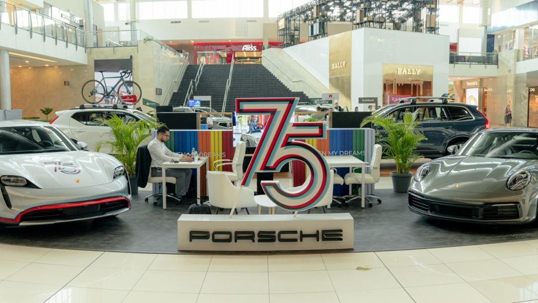 Celebración doble en el Luxury Motor Show: 75 años de autos deportivos Porsche y 60 años del 911