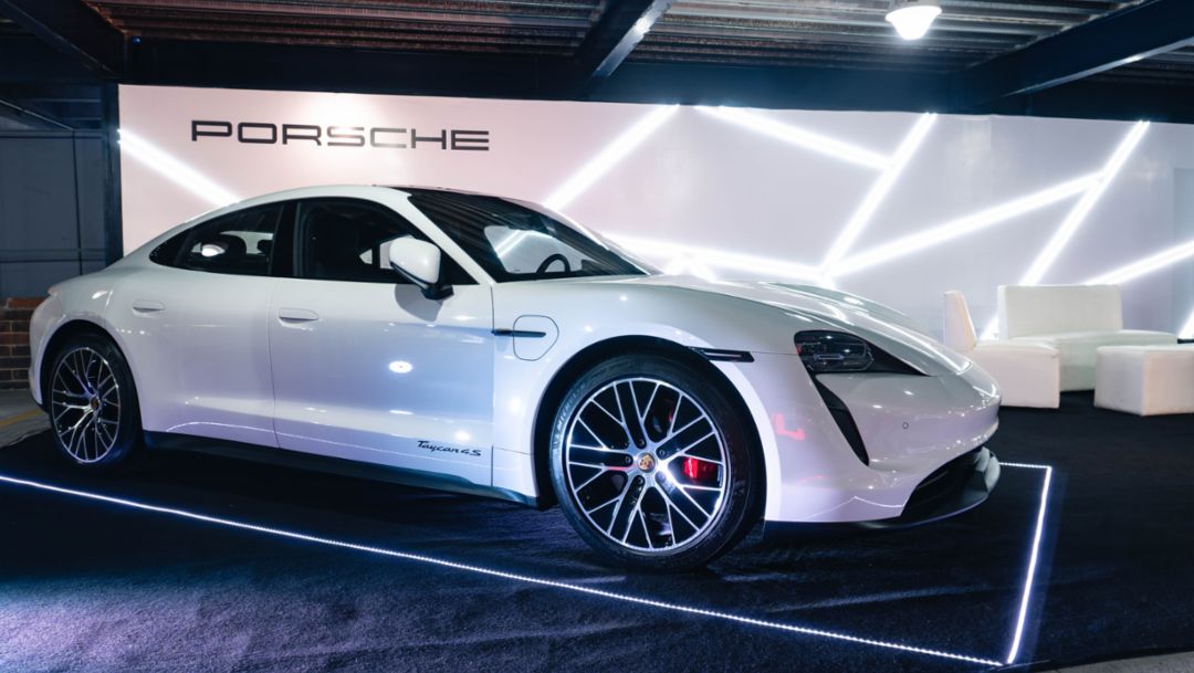 Porsche presenta sus exclusivos modelos en la AUTOEXPO23