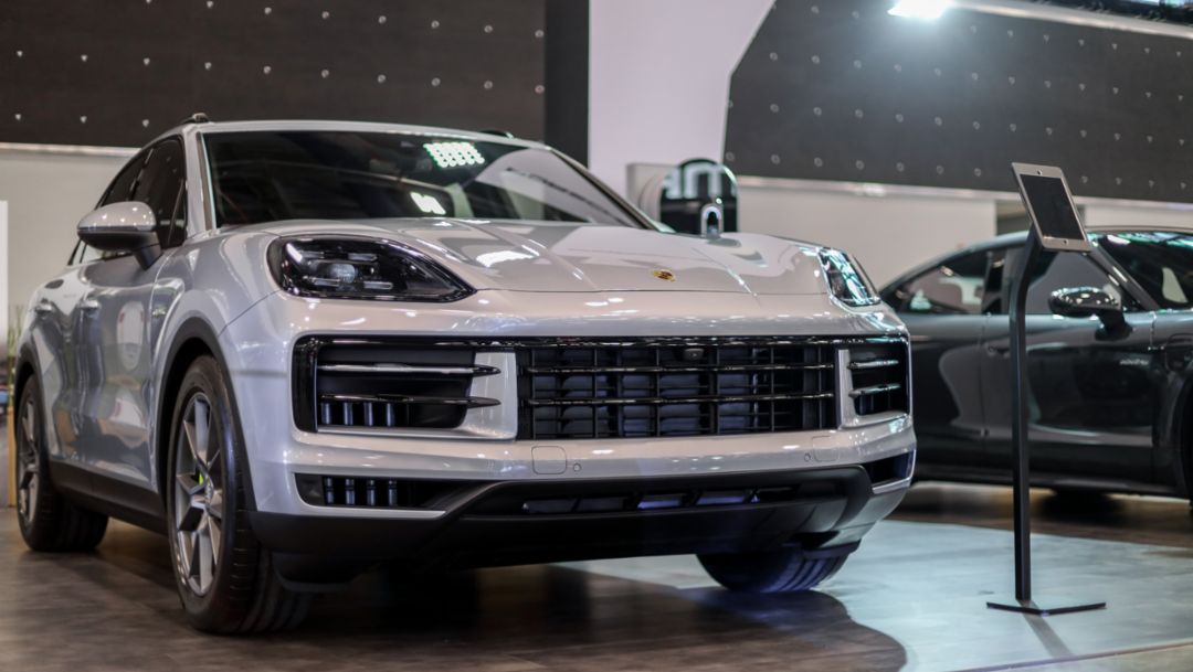 Porsche deslumbra en el Panamá Motor Show con modelos híbridos y eléctrico