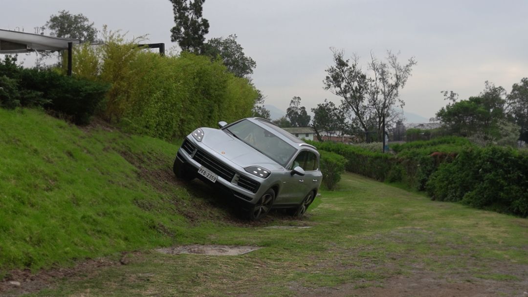 Cayenne Driving Experience: adrenalina y velocidad en Ecuador