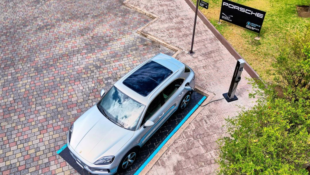 Un nuevo punto de carga Porsche en Quito