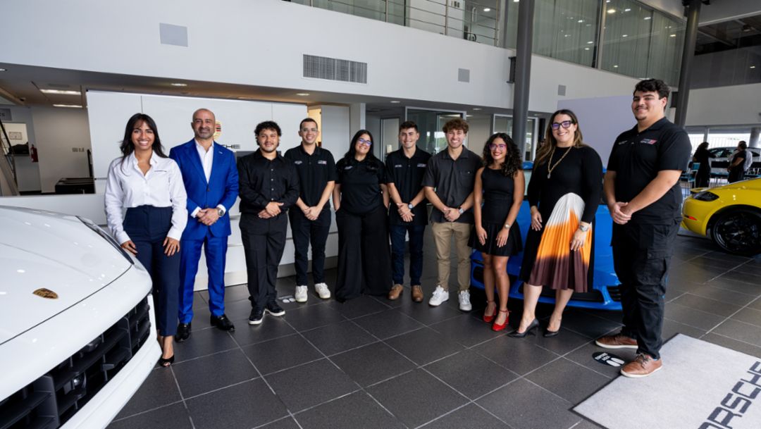Porsche Center Puerto Rico se une al equipo Colegio Racing Engineering para impulsar la innovación en autos eléctricos