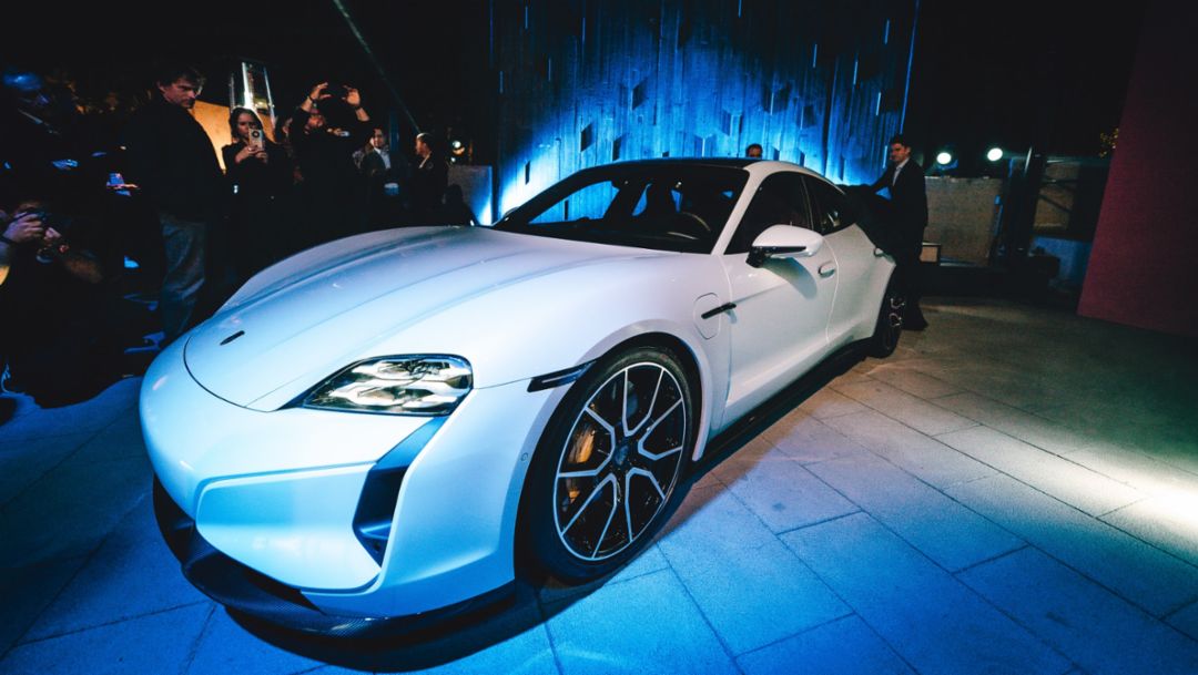 Nueva versión del Porsche Taycan ya está disponible en Chile