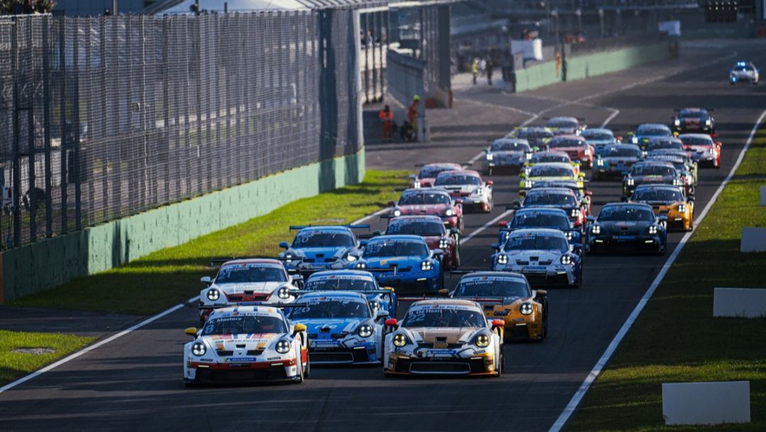 Porsche Carrera Cup Italia, Iaquinta vince gara 1 con la classifica sub judice