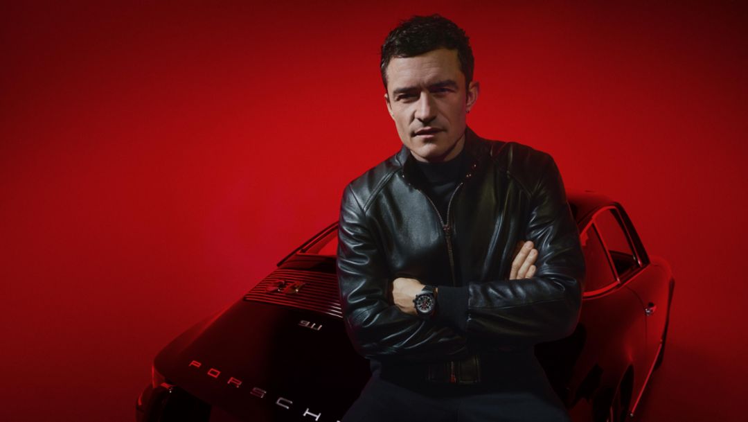 Orlando Bloom prezintă ceasurile și ochelarii Porsche Design
