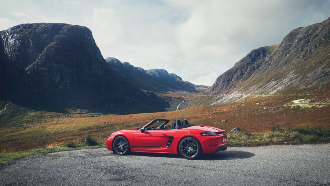 The 2020 Porsche 718 Boxster T and 718 Cayman T