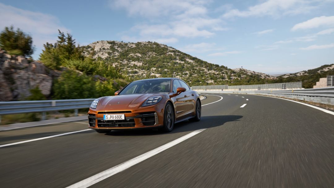 The new 2024 Panamera: More digital, more luxurious, more efficient