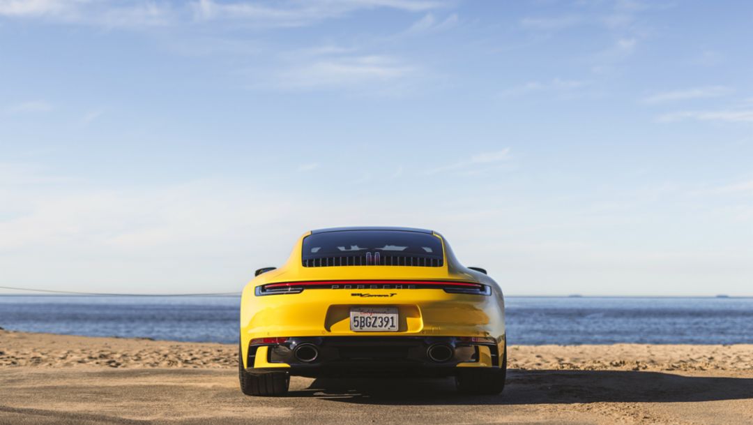 The 2023 Porsche 911 Carrera T - Porsche Newsroom USA