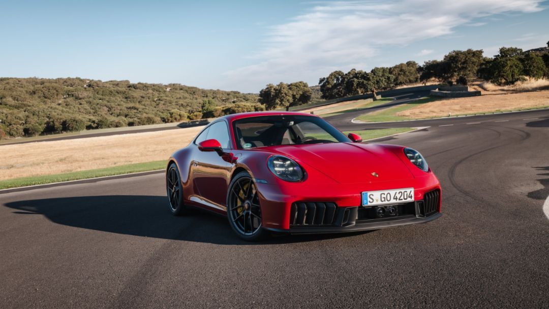 911 Carrera 4 GTS - Porsche Newsroom USA