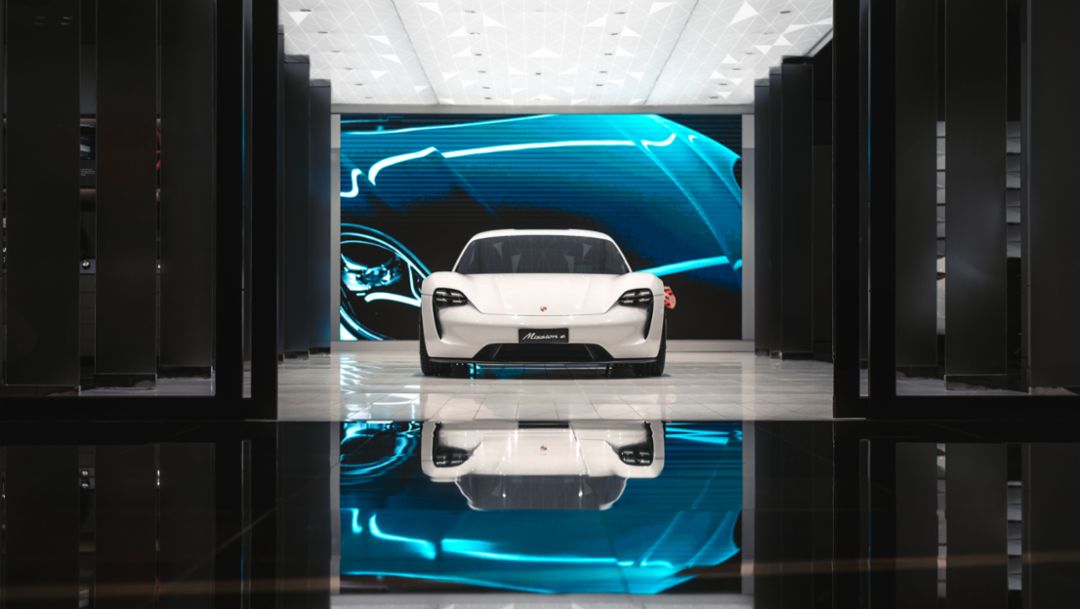 Porsche Studio Bangkok, 2019, Porsche AG