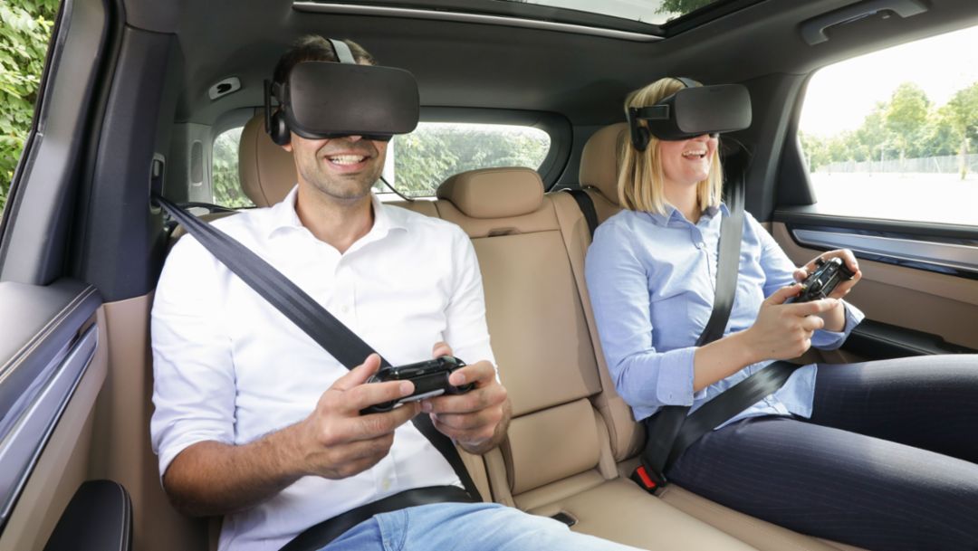 Porsche presenta el sistema holoride de realidad virtual para el entretenimiento de los pasajeros