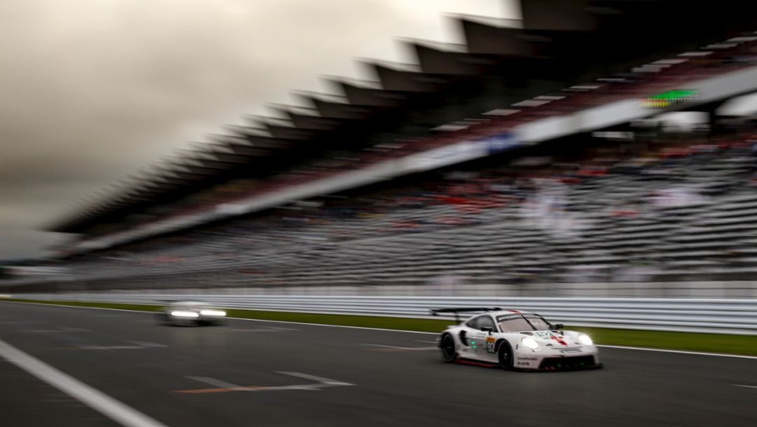 Porsche defiende su liderato en el campeonato del mundo con un podio en Japón