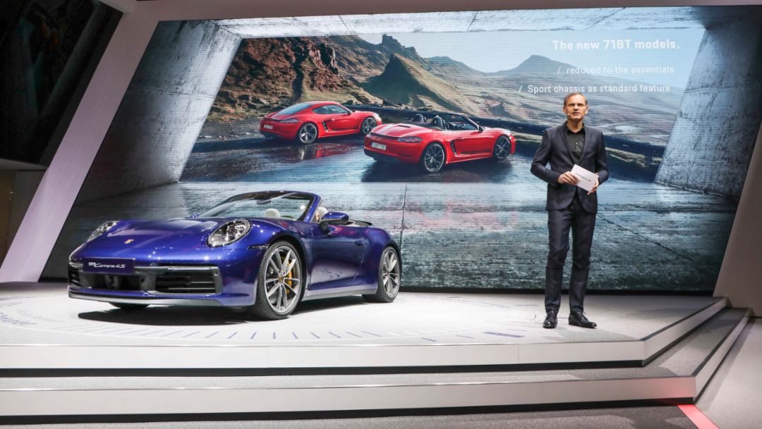 Porsche in Geneva: Bestseller, icon, driving machine