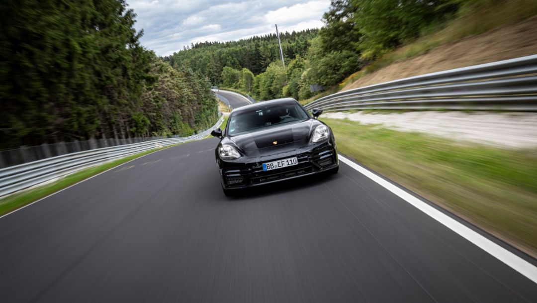 New Panamera achieves lap record on the Nürburgring Nordschleife