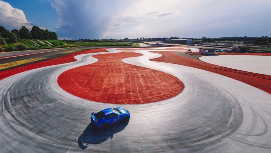 Kühnste Träume mit allen Sinnen erleben: die Porsche Experience Center