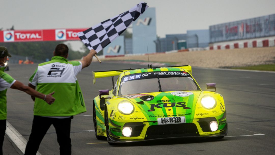 El Porsche 911 GT3 R gana en el aniversario de Manthey