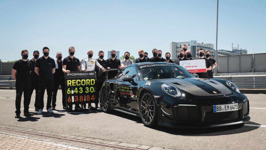 Porsche établit un nouveau record au tour à 6:43,300 minutes