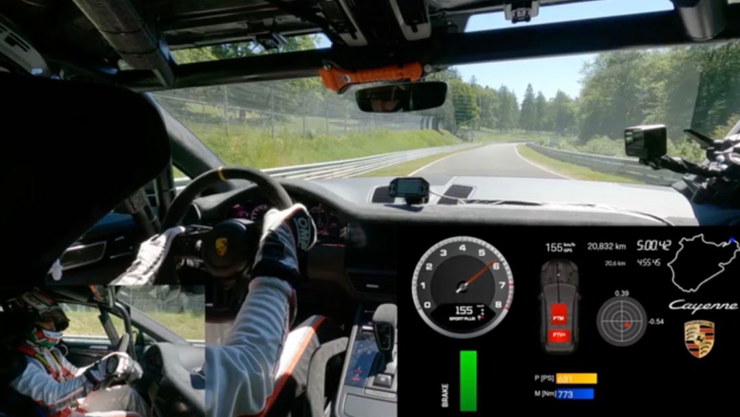 On-board-Clip: das neue Performance-Modell der Cayenne-Baureihe auf dem Nürburgring