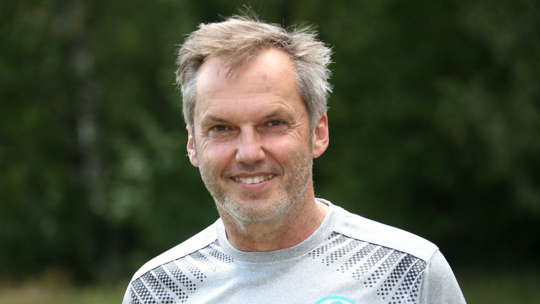 Norbert Stippel, Sportlicher Leiter des Nachwuchsleistungszentrums der Stuttgarter Kickers, 2021, Porsche AG