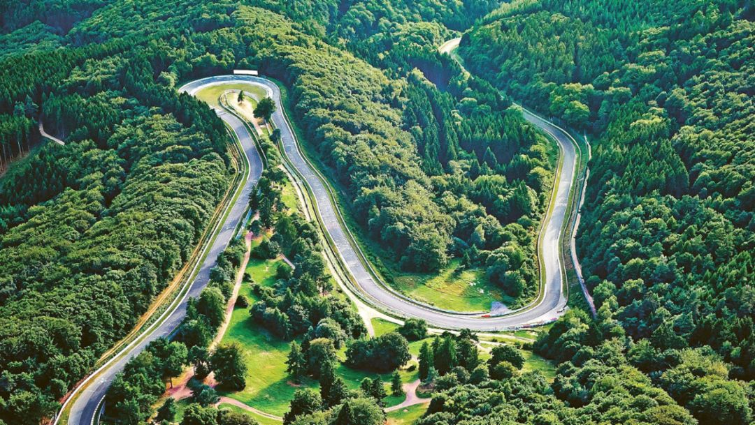 Mastering the Nordschleife with hydrogen
