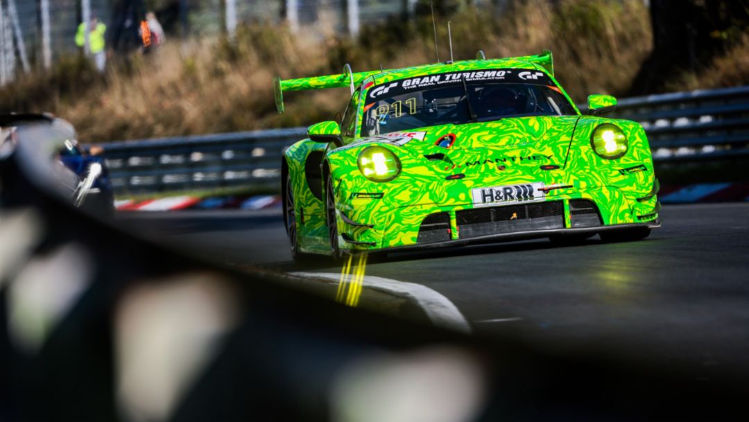 New Porsche 911 GT3 R successfully completes first test race