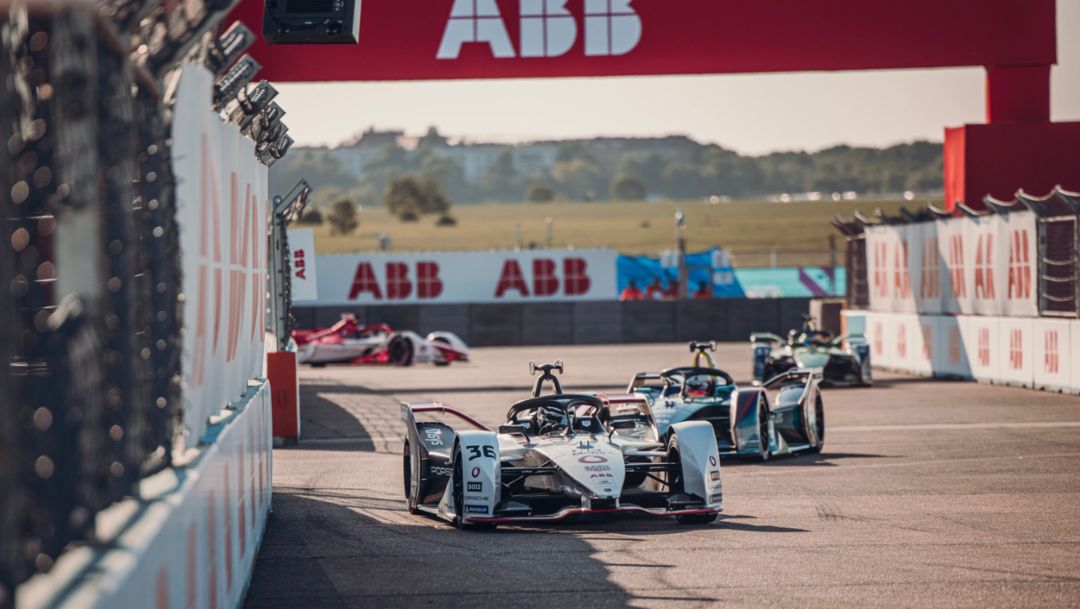 André Lotterer scores more points in Berlin with the Porsche 99X Electric