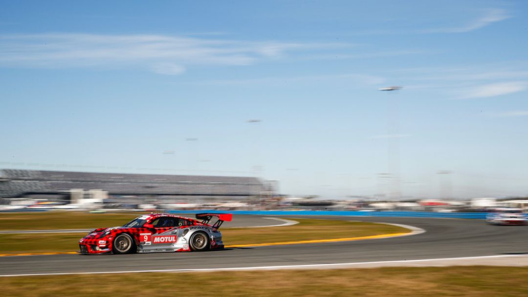 Porsche customer teams sweep GT classes in Monterey