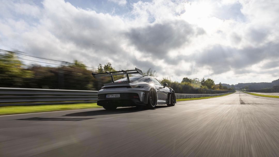 La Porsche 911 GT3 RS percorre il circuito in 6 minuti e 49,328 secondi