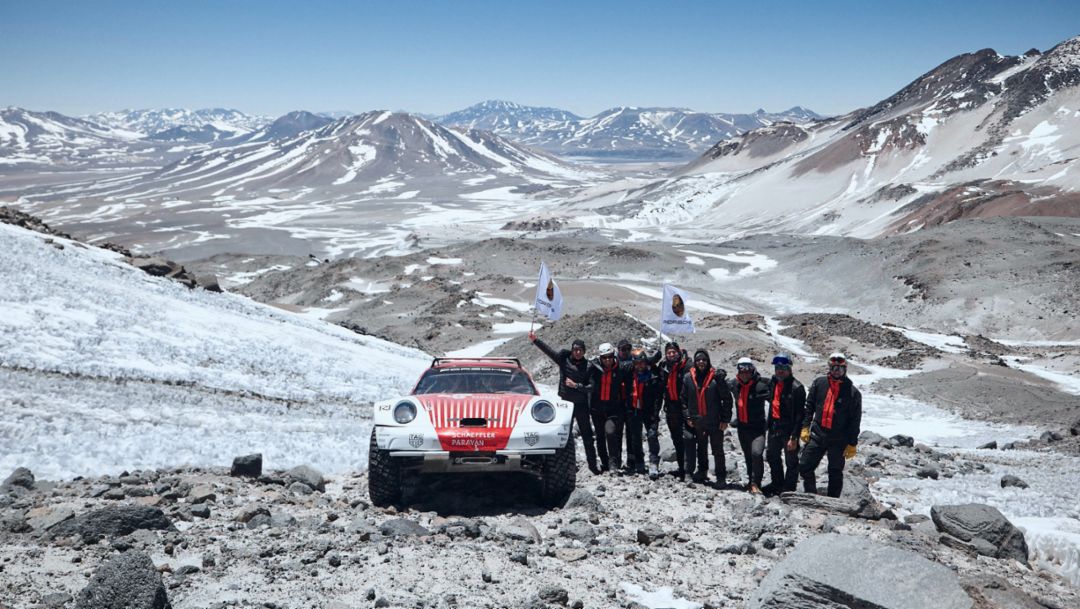 Vulkan Ojos Del Salado in Chile: Porsche 911 auf 6.007 Metern Höhe