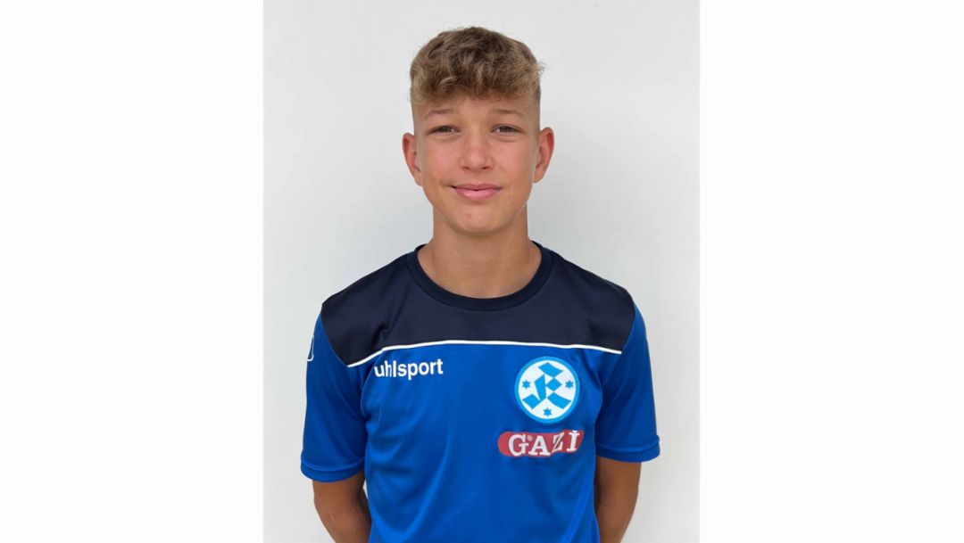 Leon Beer, U15-Spieler der Stuttgarter Kickers, 2022, Porsche AG