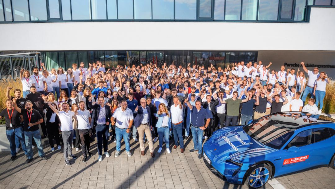 Berufsstart für 180 Auszubildende und dual Studierende bei Porsche