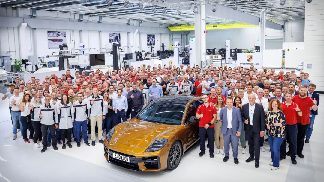 Porsche Werk Leipzig feiert Produktion des zweimillionsten Fahrzeugs