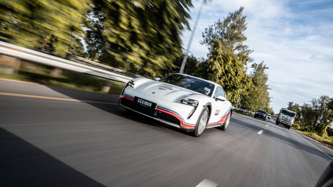 Singapore Slingshot: Porsche Taycan stellt neuen Rekord auf