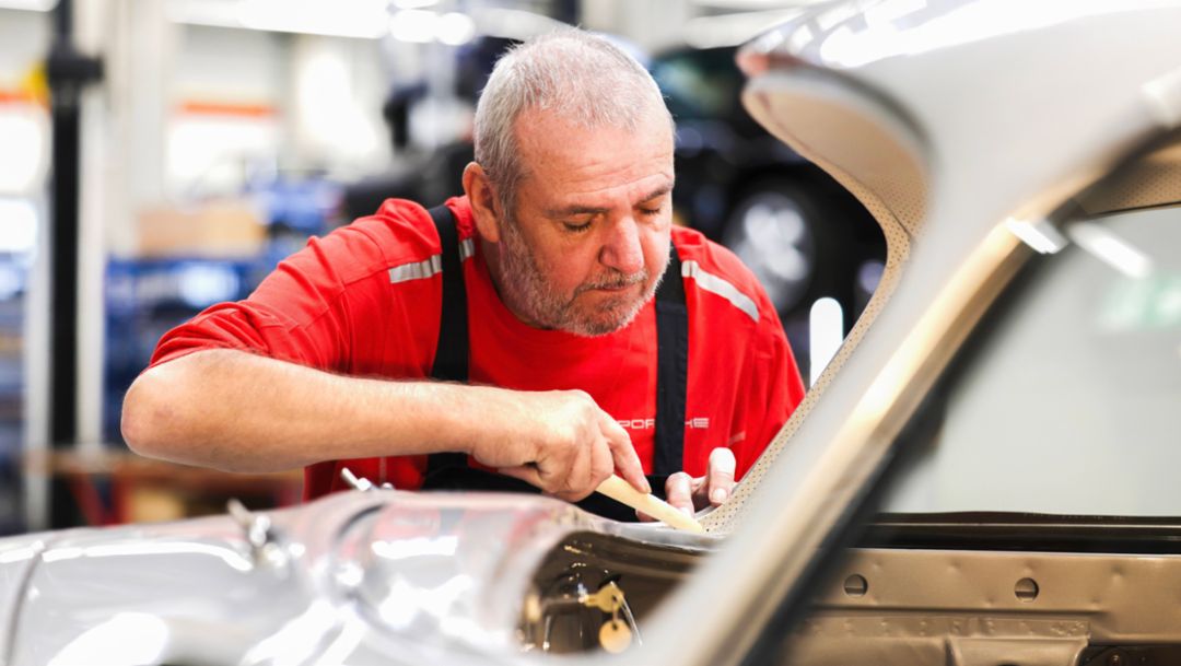 Porsche Classic Factory Restoration: preserving our employees’ unique experience