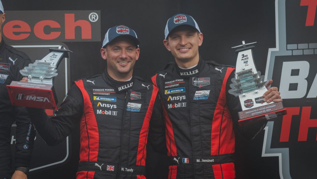 Porsche heads to IMSA finale with a healthy points lead