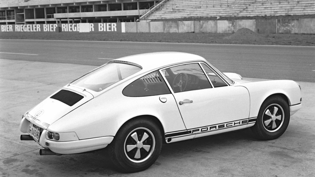 Porsche 911 R, Press preview in Hockenheim, December 1967, Porsche AG