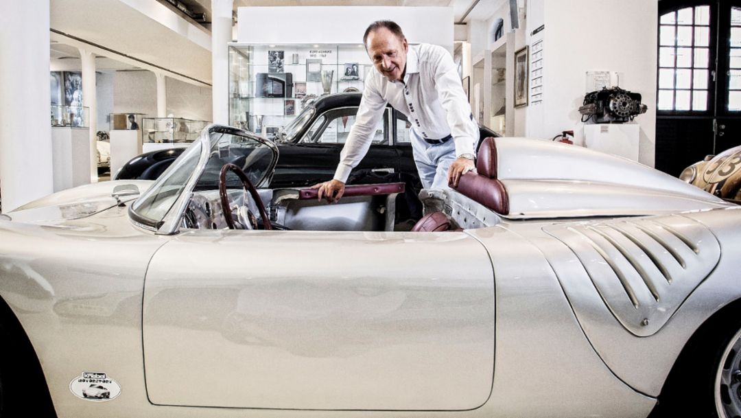 Karl J. Pojer, Boss von Hapag-Lloyd Cruises und Rennfahrer, Automuseum Prototyp, Hamburg, Deutschland, 2016, Porsche AG