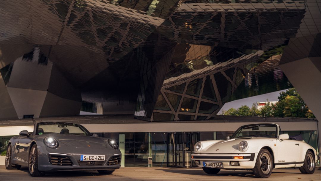 911 Carrera S Cabriolet (2018), 911 Carrera 3.2 Cabriolet (1984), izda.-dcha., Museo Porsche, 2018, Porsche AG