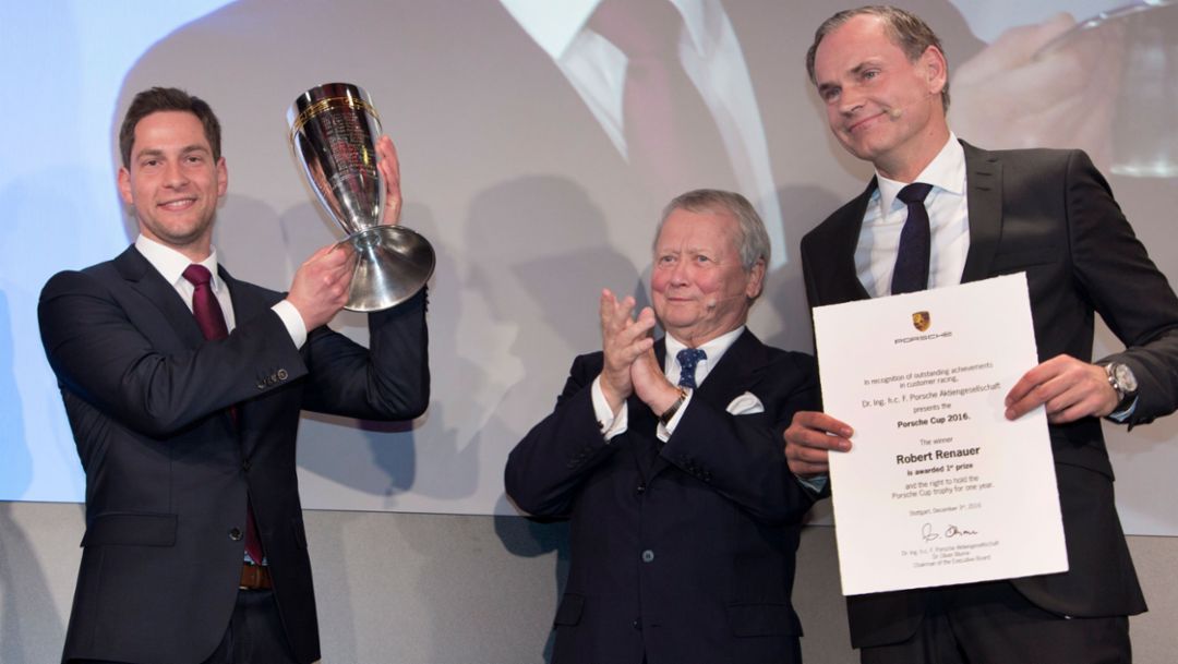 Robert Renauer, Gewinner Porsche Cup 2017, Dr. Wolfgang Porsche, Vorsitzender des Aufsichtsrates, Oliver Blume, Vorstandsvorsitzender Porsche AG, l-r, 2016, Porsche AG