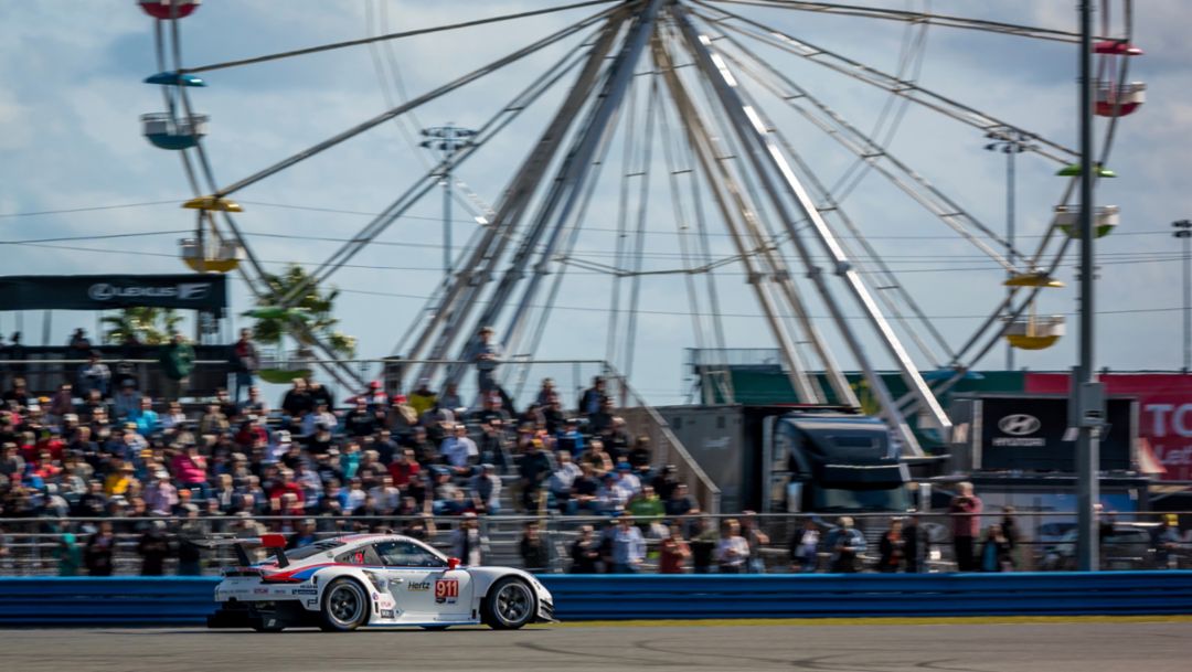 Porsche se queda con la pole position para las 24 Horas de Daytona